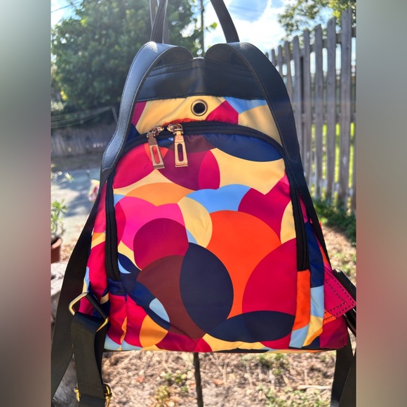 Dressy backpack, perfect for commuter - Picture 2 of 3